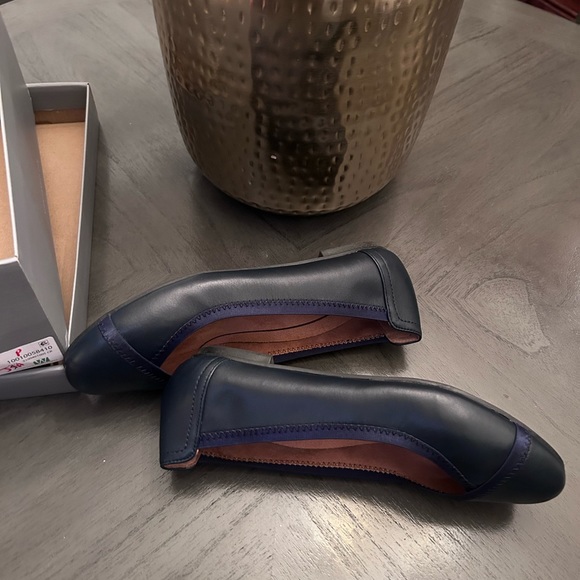 Vionic Caroll Leather Ballet Flats WIDE - Picture 6 of 13